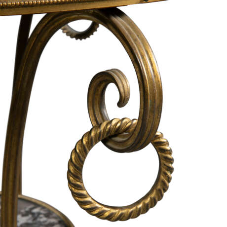 A PAIR OF LOUIS XVI-STYLE ORMOLU AND MARBLE GUERIDONS - Foto 5