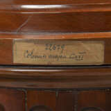 A PAIR OF NORTH EUROPEAN MAHOGANY PEDESTALS - Foto 2