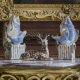 AN ENAMELLED PORCELAIN MODEL OF A DEER - Foto 8