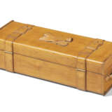 A FRENCH CARVED SATINWOOD BOX - photo 5