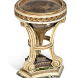 A LOUIS XVI PARCEL-GILT AND SIMULATED MARBLE STAND - Foto 2