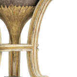 A LOUIS XVI PARCEL-GILT AND SIMULATED MARBLE STAND - Foto 4