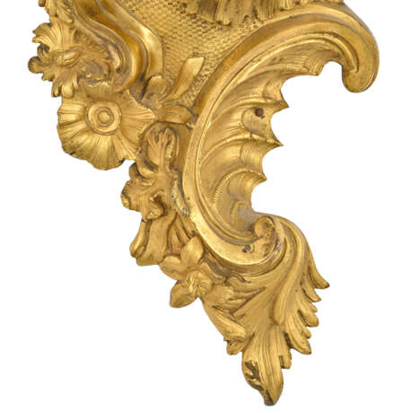 A LOUIS XV ORMOLU STRIKING CARTEL CLOCK - photo 4