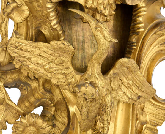 A LOUIS XV ORMOLU STRIKING CARTEL CLOCK - фото 6