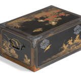 A JAPANESE SILVER-MOUNTED BLACK AND GOLD LACQUER BOX - photo 4