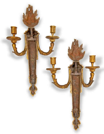 A PAIR OF LATE LOUIS XVI ORMOLU TWIN-BRANCH WALL-LIGHTS - photo 3