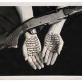 Shirin Neshat (N. 1957) - Foto 1