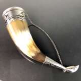 Trinkhorn: Horn mit edler Silbermontur, in Form eines Skorpion-Stachel. - фото 1