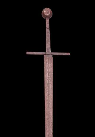 Ritterliches Schwert zu Anderthalbhand, deutsch oder französisch um 1380-1400. - photo 1
