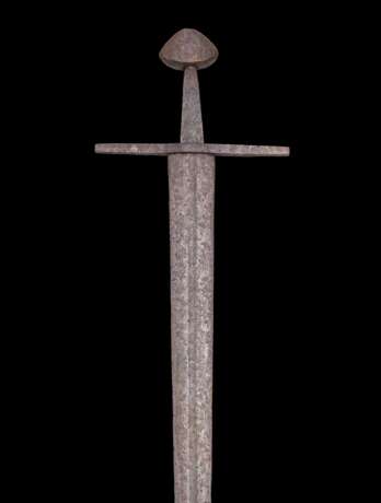 Ritterliches Schwert, deutsch spätes 12. Jahrhundert. - Foto 1