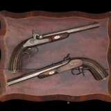 Ein Paar Perkussions-Pistolen im Kasten, deutsch oder Belgien um 1840. - Foto 4