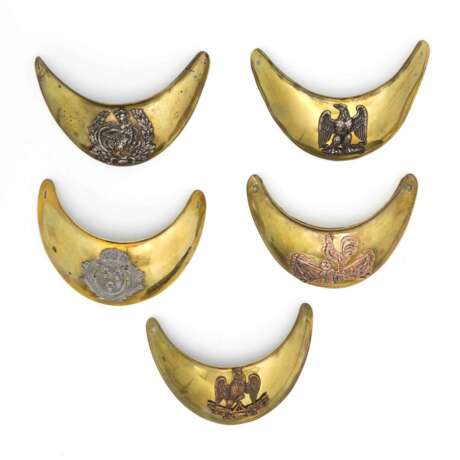 Konvolut von fünf französischen Ringkrägen für Offiziere - Hausse-col d'officier. - Foto 1