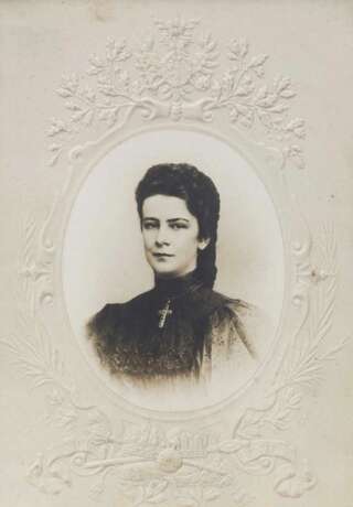 Ein Paar gerahmte Fotografien von Kaiser Franz Joseph I. und Kaiserin Elisabeth. - photo 2