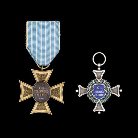 Bayern, Feuerwehr-Verdienstkreuz 1928-1936 und Dienstauszeichnungskreuz 1. Klasse für 40 Jahre 1865-1918. - Foto 2