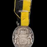 Sachsen-Coburg und Gotha, Ovale silberne Herzog Carl Eduard Medaille 1911. - фото 2