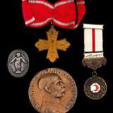 Weltkrieg, Konvolut von 4 Abzeichen und Medaille deutsch - Österreich - Türkei. - photo 1