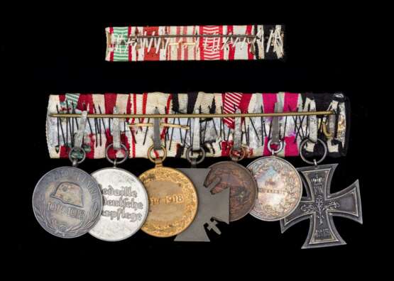 Weltkrieg, Ordensspange mit sieben Auszeichnungen und Feldspange. - photo 2