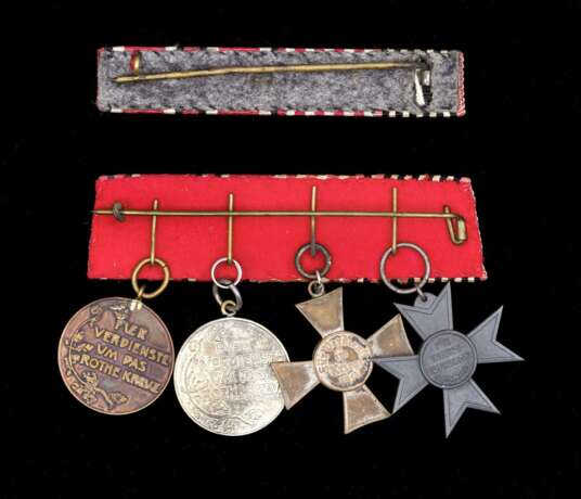 Weltkrieg, Ordensspange mit vier Auszeichnungen und Feldspange. - фото 2