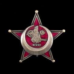 Weltkrieg, Osmanische Kriegs-Medaille - Eiserner Halbmond in Übergröße.