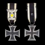 Eisernes Kreuz 2. Klasse 1914 mit aufgelegter Wiederholungsspange 1939. - photo 1