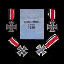Eisernes Kreuz 2. Klasse 1939 - vier Exemplare und ein Verleihungstütchen.