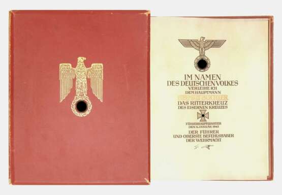 Große Verleihungsmappe zum Ritterkreuz des Eisernen Kreuzes 1939 an Hauptmann Buchler. - Foto 1