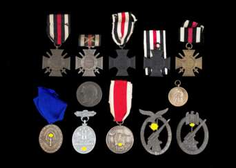 Konvolut von 12 Auszeichnungen und Medaillen Drittes Reich.