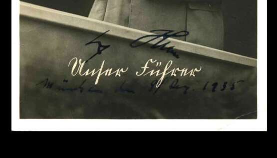 Adolf Hitler - Fotopostkarte mit Autograf von Adolf Hitler. - фото 2