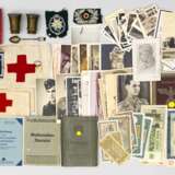 Wehrmacht, Konvolut Ausweise, Fotos, Effekten, Geldscheine, Postkarten und Varia. - Foto 1