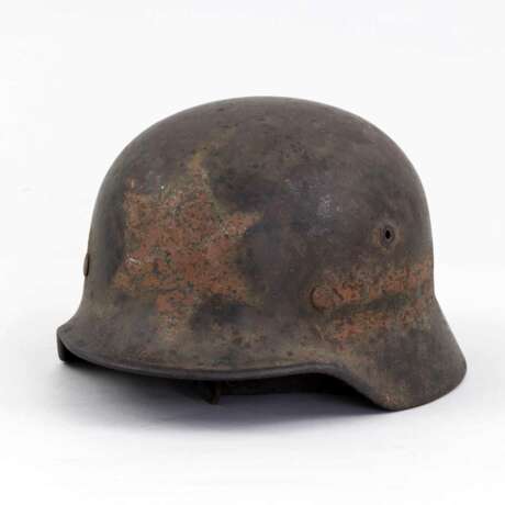 Wehrmacht, Stahlhelm M 40 mit Bemalung des Widerstandes im Warschauer Ghetto. - Foto 2