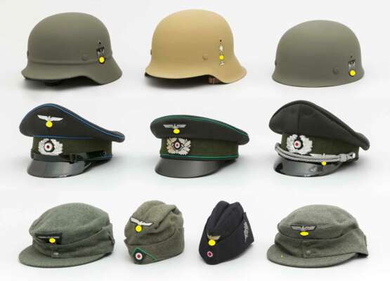 Konvolut von 10 Kopfbedeckungen Wehrmacht und staatliche Organisationen Drittes Reich. - фото 1