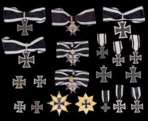 Konvolut von Eisernen Kreuzen 1813-1914 und 3 Orden Pour-le-Merite.