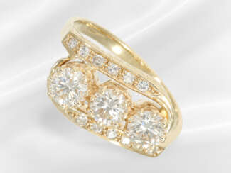 Ring: beautiful ladies' ring with brilliant-cut di…