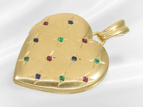 Pendant: heart-shaped vintage medallion pendant se… - photo 3
