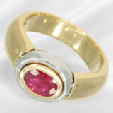 Ring: solid 18K gold ring with ruby setting, appro… - фото 1