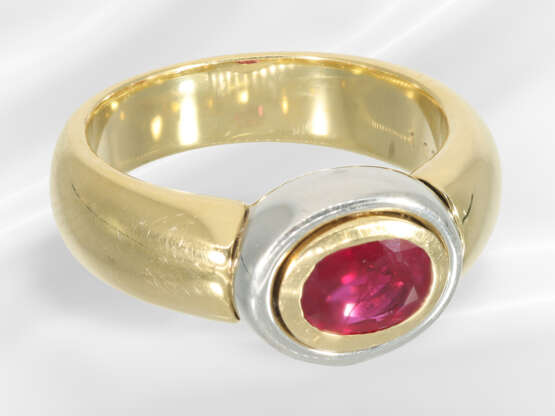 Ring: solid 18K gold ring with ruby setting, appro… - photo 2