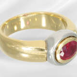 Ring: solid 18K gold ring with ruby setting, appro… - photo 4