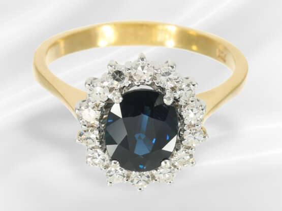 Ring: attractive white gold sapphire/diamond golds… - photo 2