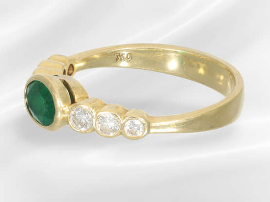 Ring: schöner Smaragd/Brillant-Goldschmiedering, H… - Foto 5