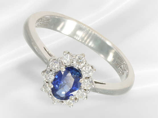 Ring: fine white gold sapphire/brilliant-cut diamo… - photo 1