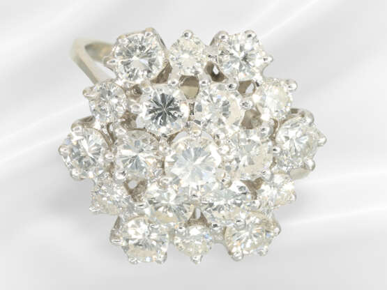 Ring: beautiful vintage flower ring with abundant … - photo 3