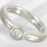 Ring: modern and solid brilliant-cut diamond ring … - photo 1