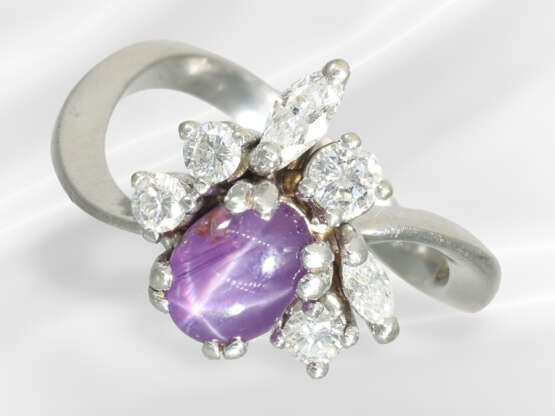 Ring: solid gold jewellery ring with star ruby and… - photo 1