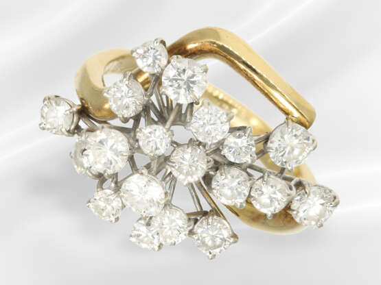 Ring: fancy 18K gold jewellery ring with abundant … - фото 1
