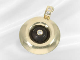Decorative designer pendant set with onyx and bril…