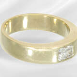Ring: solid gold ring with fine cushion-cut diamon… - photo 4