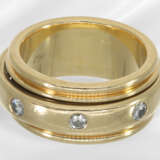 Ring: solid, high-quality Piaget-style gold ring, … - photo 2
