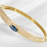 Bangle: modern sapphire/brilliant-cut diamond gold… - фото 4