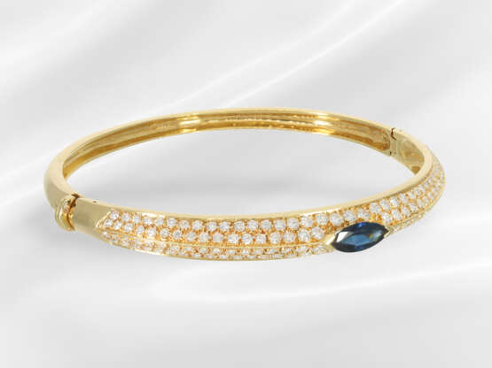 Bangle: modern sapphire/brilliant-cut diamond gold… - photo 2
