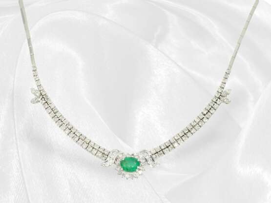 Finely crafted, elegant vintage emerald/brilliant-… - фото 1